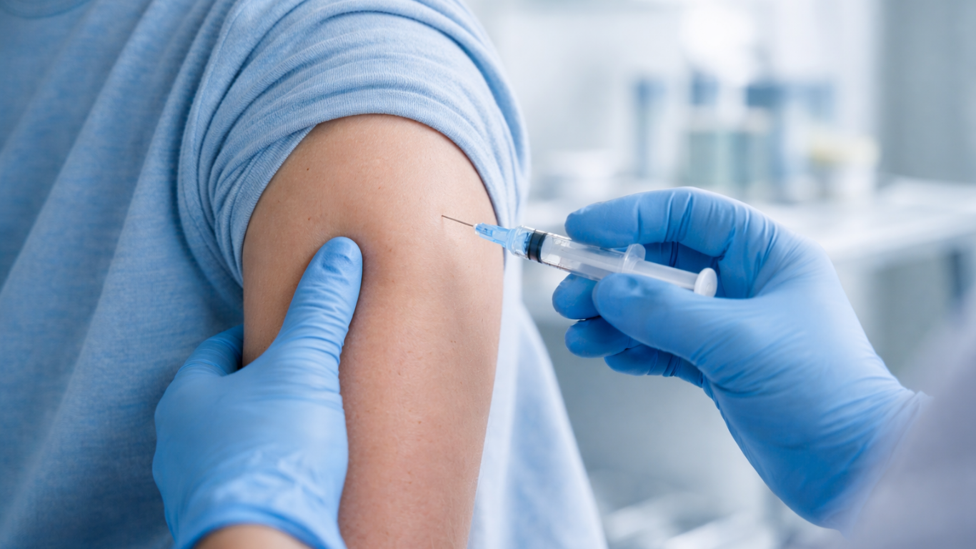 Vacina da gripe, dá gripe? Entenda o que é mito e verdade sobre a imunização contra influenza